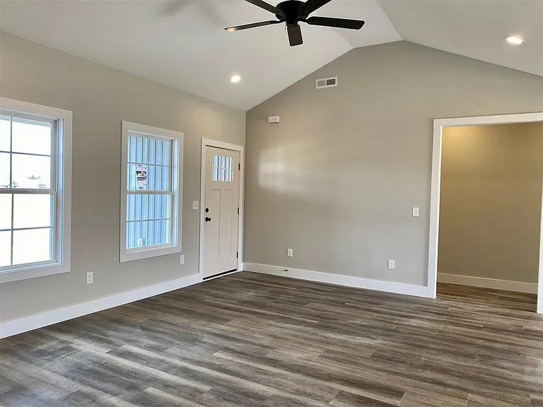 476 Cedar Hollow Dr — Photo 4