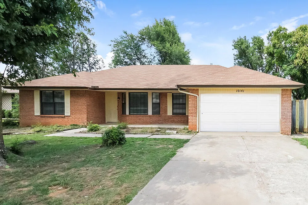 3 bed, 2.0 bath, 1923 sqft, $1,890 — Photo 1