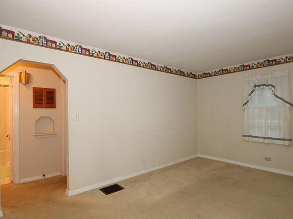 5th image of 2424 Clover Crest Dr