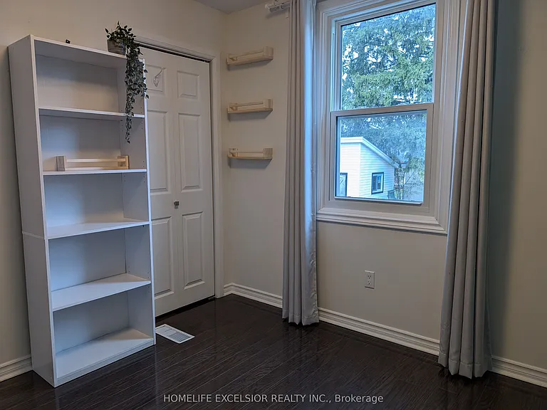 4 Albert St — Photo 19