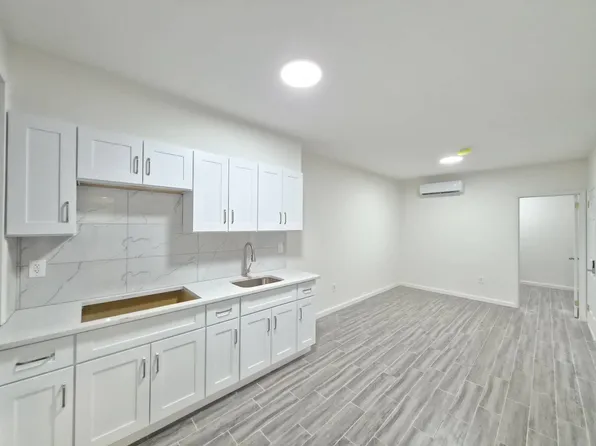 954 3rd Avenue image 1 of 5