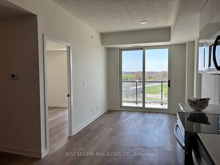 33 Erie Ave #812 — Photo 3