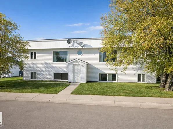 906 14th Ave, Cold Lake, AB T9M 1J7