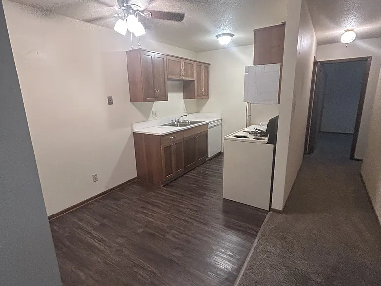 1026 Hancock Dr #11 — Photo 1