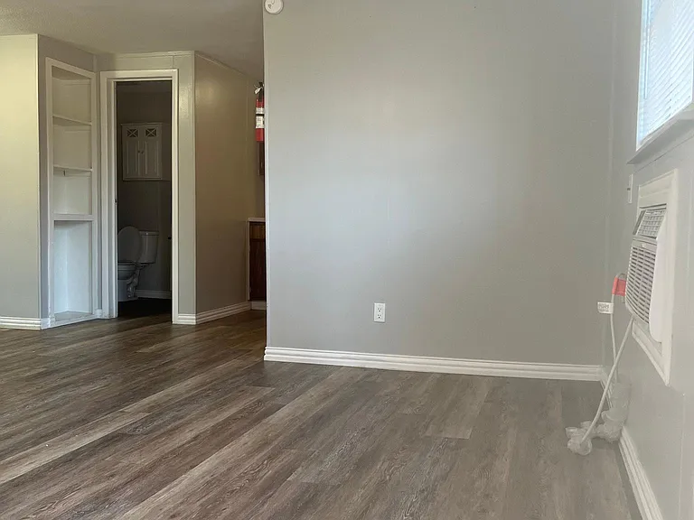 710 E Avenue G #5 — Photo 16