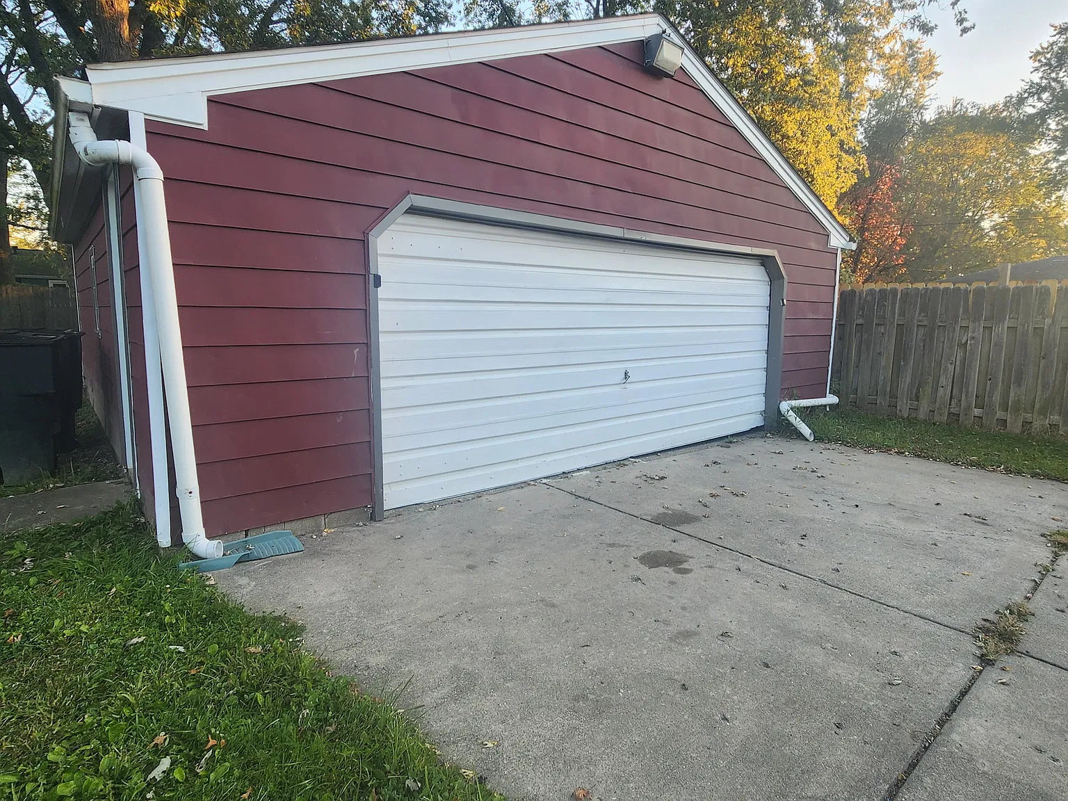 3 bed, 2000 sqft, $1,400 — Photo 2