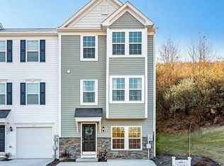 201 Queensbury Ct, Fairmont, WV 26554