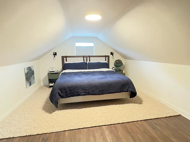 1104 Locust Ave — Photo 11