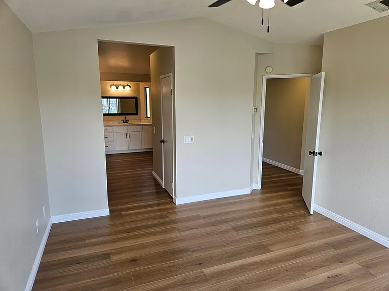 55192 Firestone — Photo 26