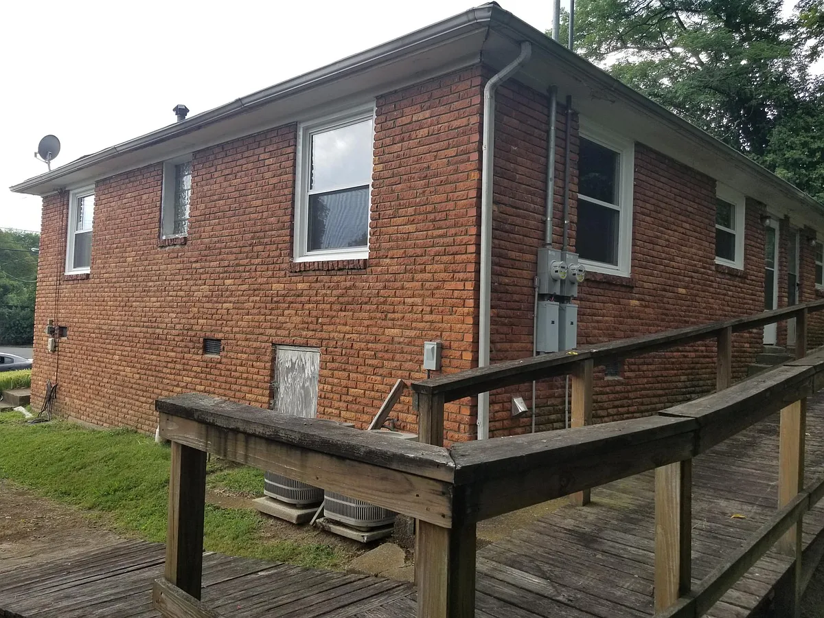 Building Photo - 1706 Gale Ln