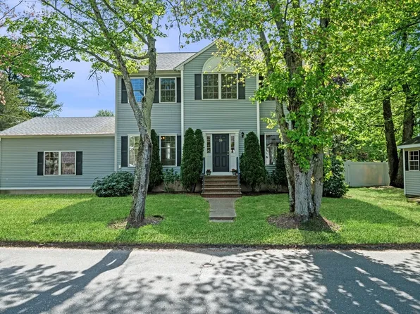 26 Harvest Rd, Reading, MA 01867