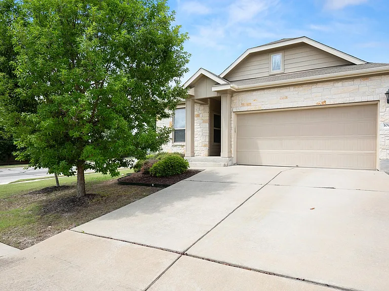 10012 Epic Knoll Dr — Photo 2