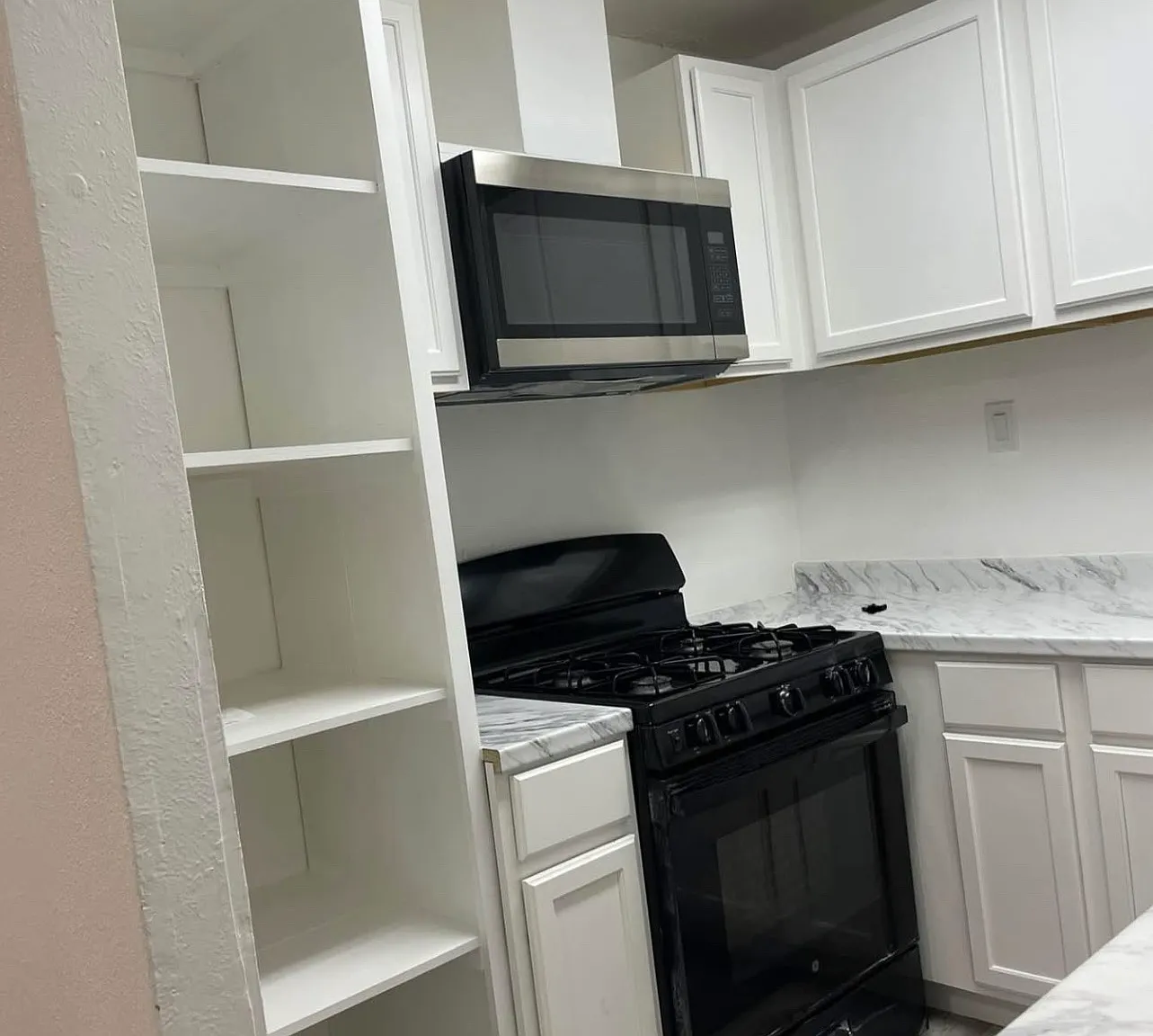3 bed, 918 sqft, $1,750 — Photo 3