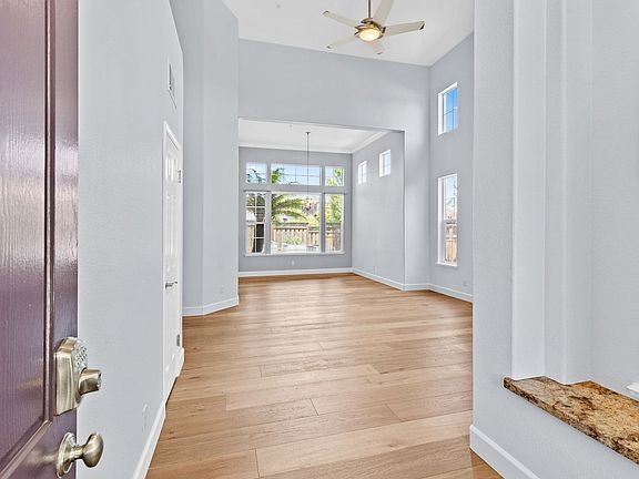 4th image of 14 Ravenwood Ln