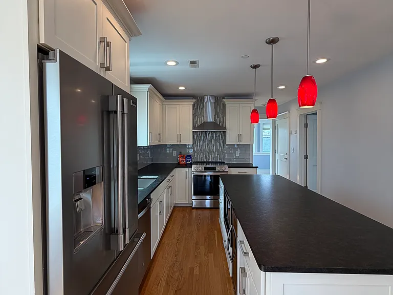 20 Cameron Ave — Photo 2