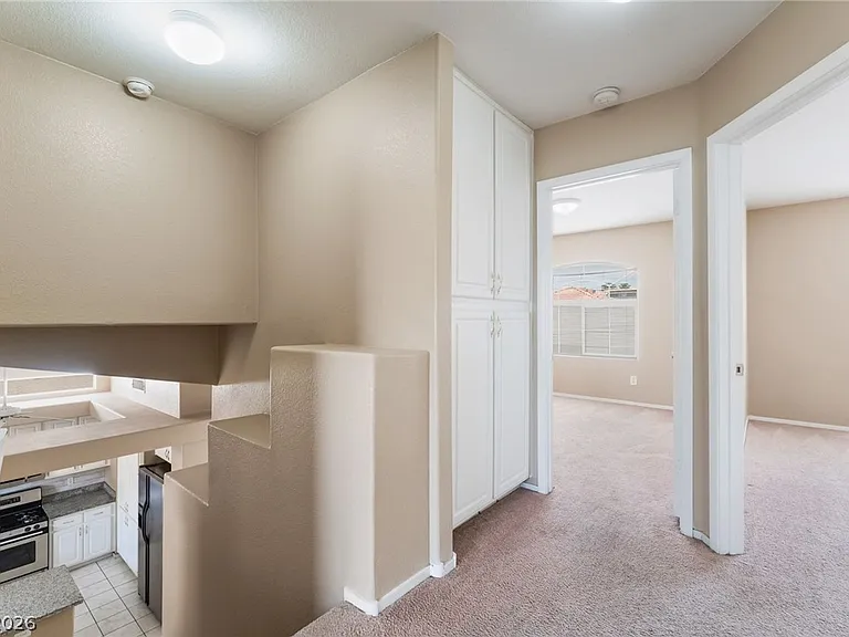 8725 Autumn Valley Ave — Photo 17
