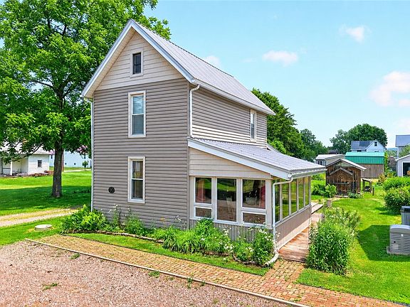 3rd image of 511 Jacobs St