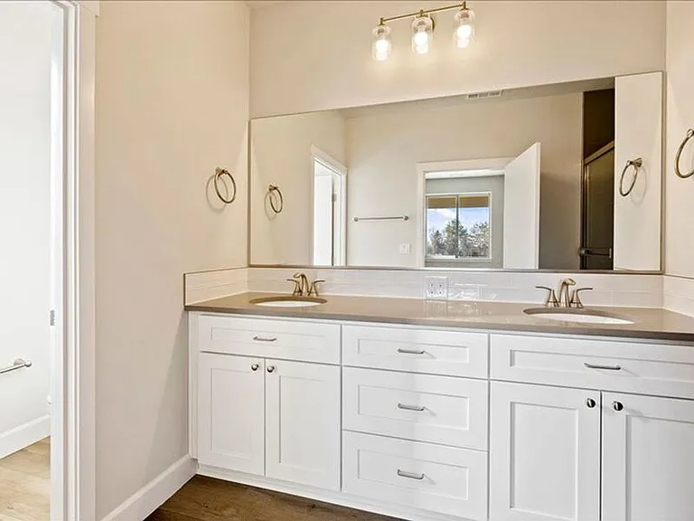 3425 S Van Buren St — Photo 16