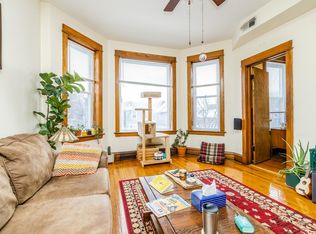 3218 W Crystal St APT 2F, Chicago, IL 60651