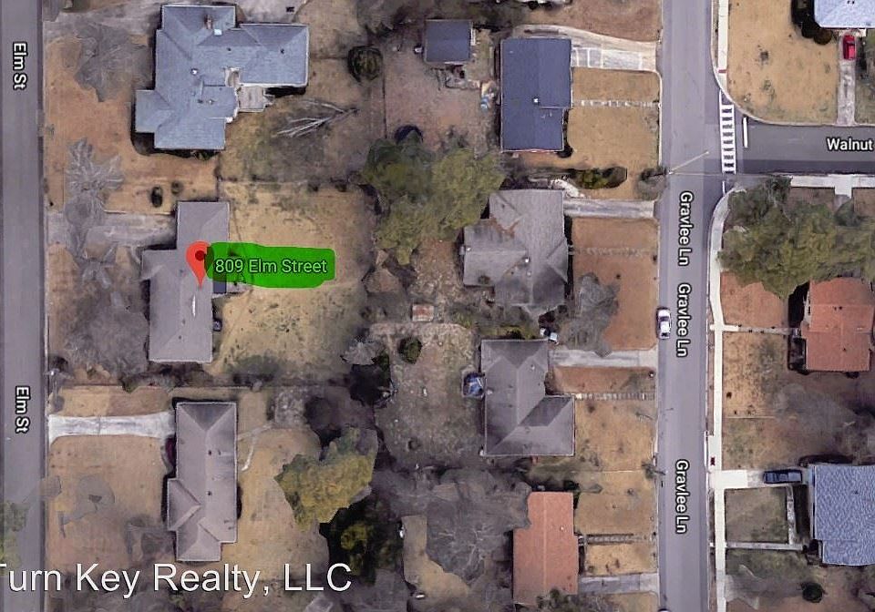 2nd image of 809 Elm St