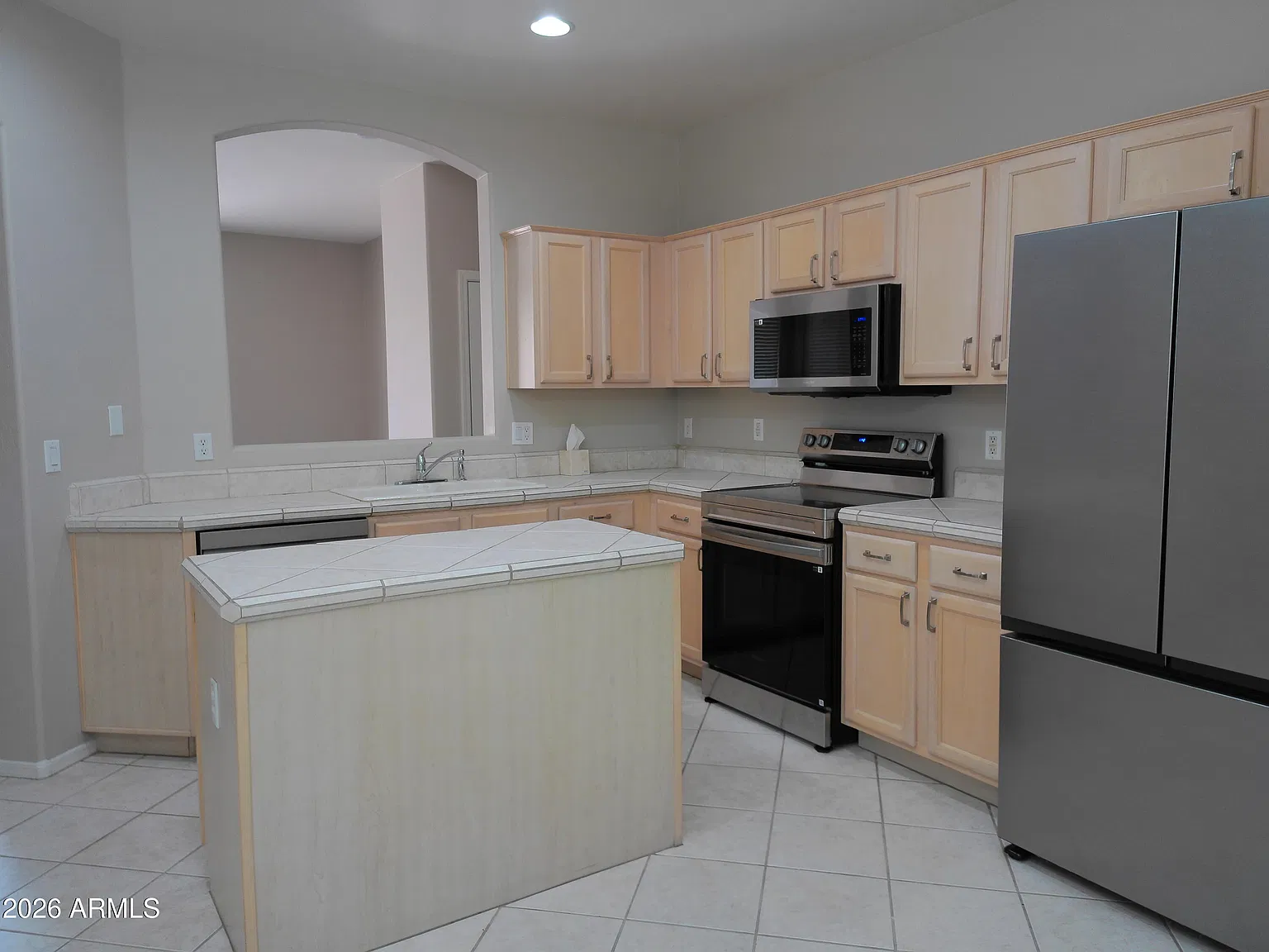 3 bed, 2.0 bath, 1365 sqft, $2,100 — Photo 2
