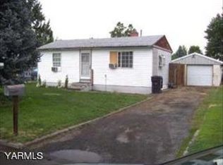1411 S 8th Ave, Yakima, WA 98902