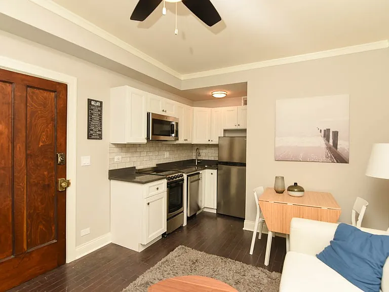 640 W Wrightwood Ave #802 — Photo 9