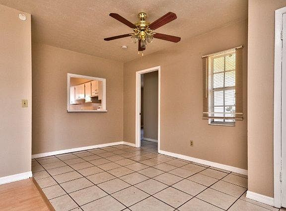 SuburbanVillas-31_08272014