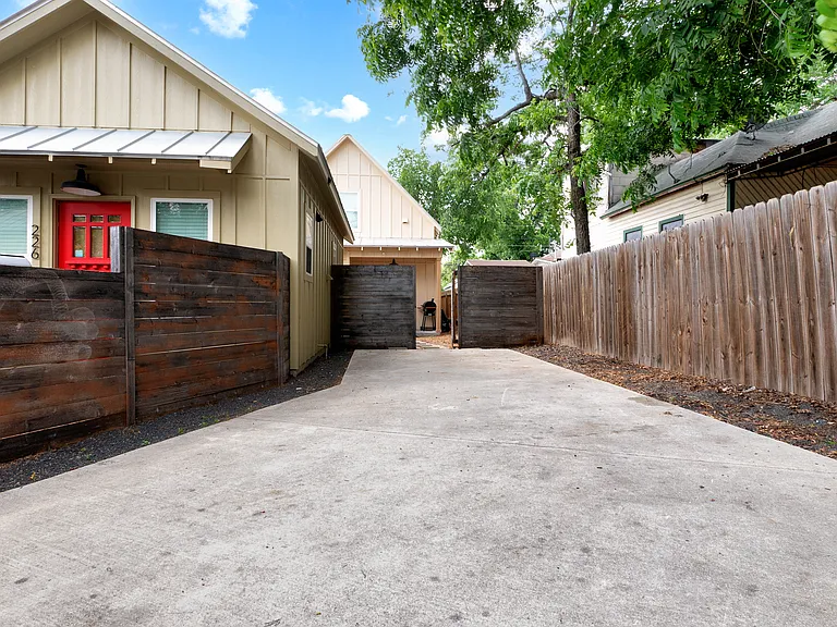 1227 Mason St — Photo 3