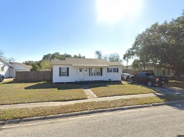 924 E Lewis St, Sinton, TX 78387