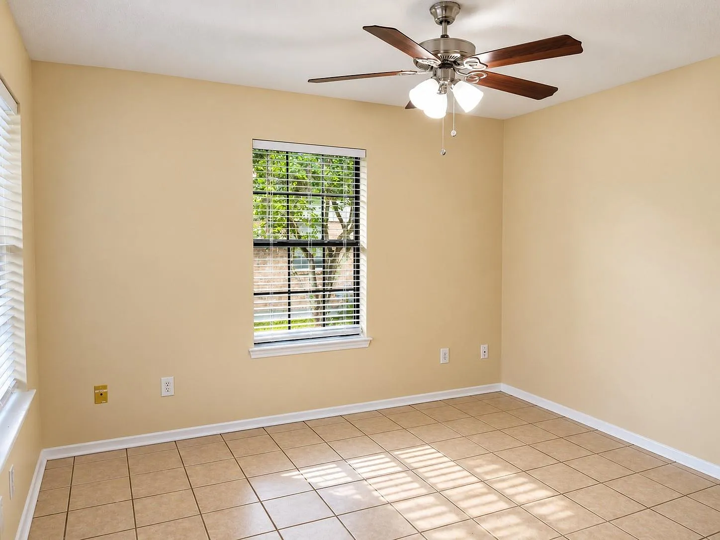 2 bed, 1.0 bath, 872 sqft, $1,650 — Photo 4