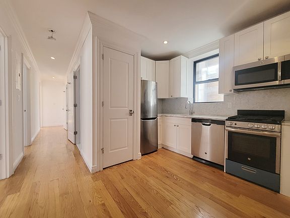 4th image of 500 W 110th St APT 4D