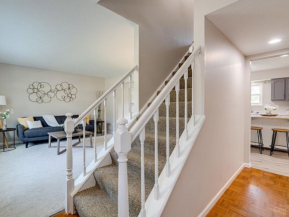 3rd image of 97 Orchard Knoll Dr