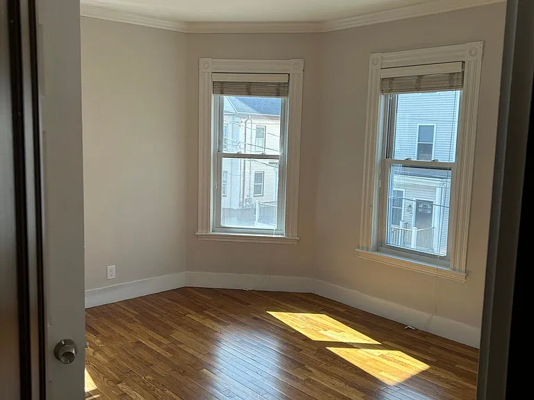 83 Flint St #2 — Photo 6