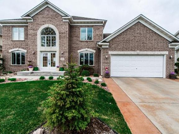 2nd image of 2650 Alamo Cir NE