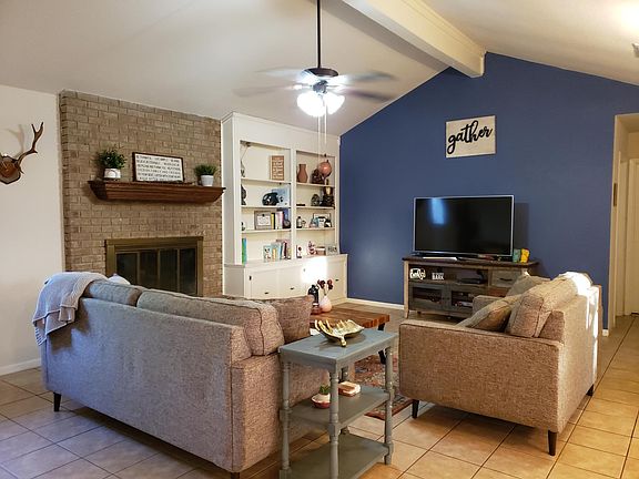 3rd image of 206 Parkway Dr
