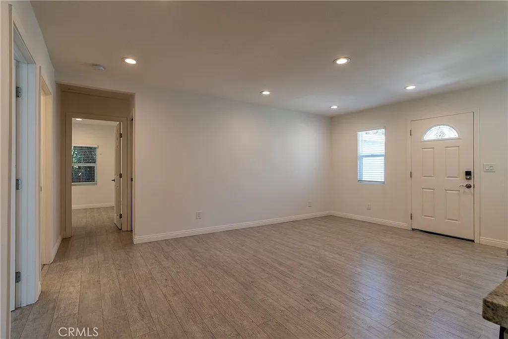 2 bed, 747 sqft, $2,800 — Photo 4