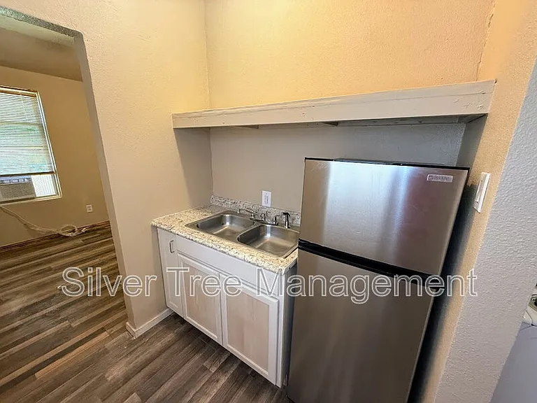 260 Lark Meadow Dr #D — Photo 8