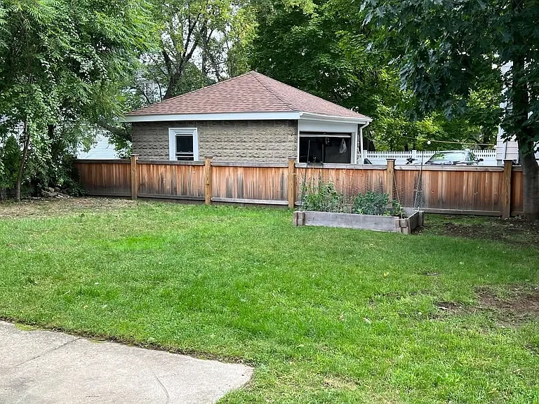 5 Dwight St — Photo 2