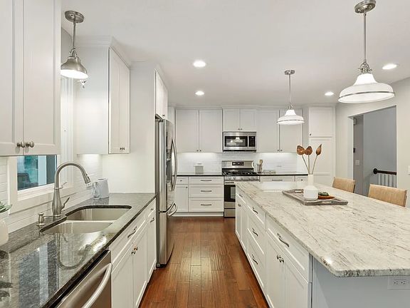 2nd image of 12010 Mayflower Cir