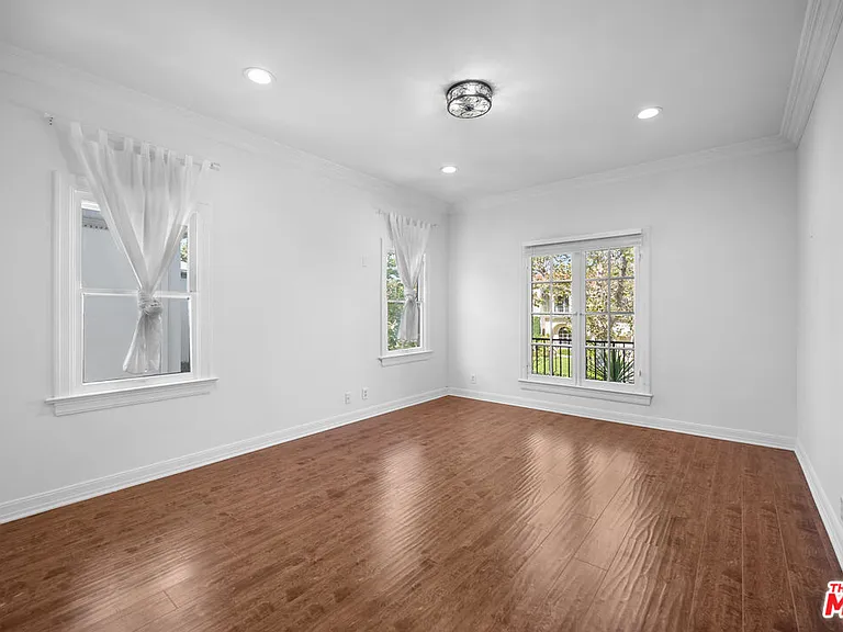 123 S Orange Dr — Photo 8