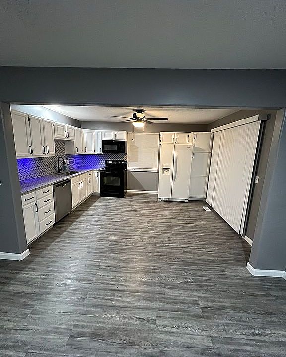 1st image of 2520 W Crawford Ave
