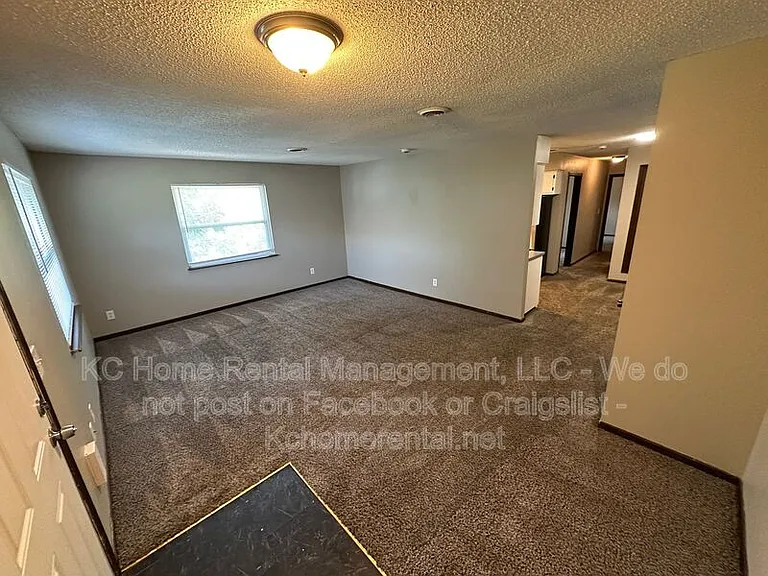 6333 N Wyandotte St — Photo 12