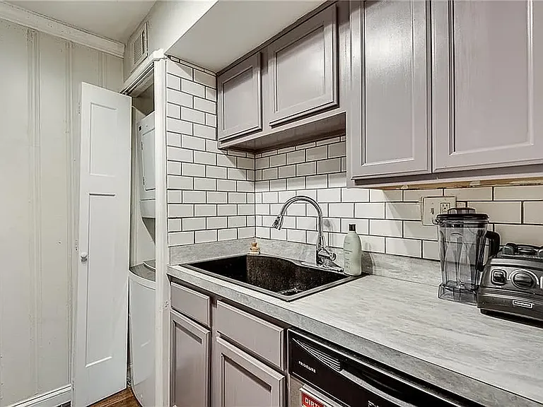 706 Charles Allen Dr NE #B — Photo 11
