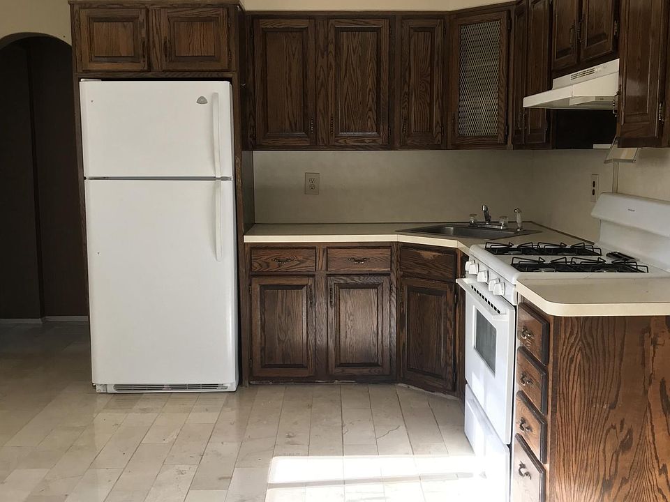 1st image of 169 Montgomery Ave #2