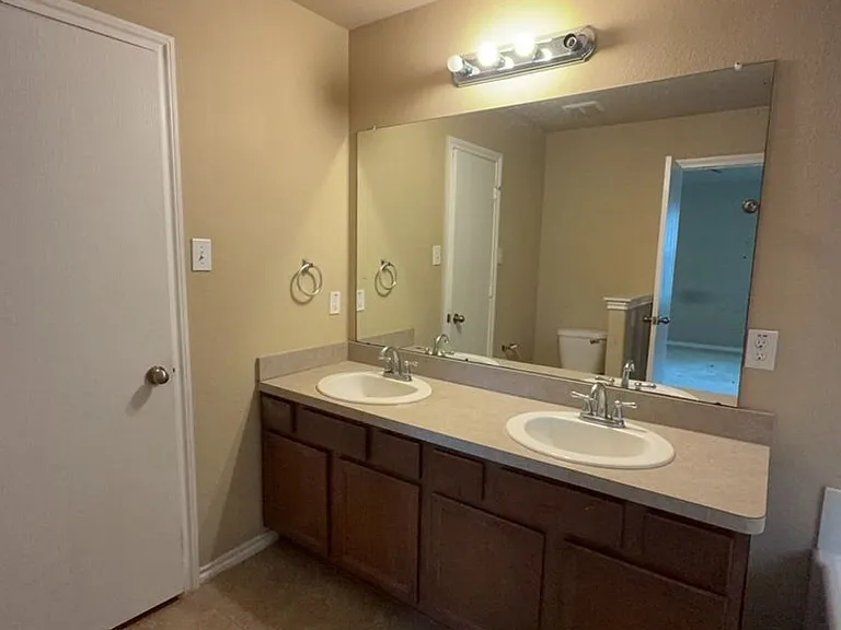 811 Lovebug Ln — Photo 7