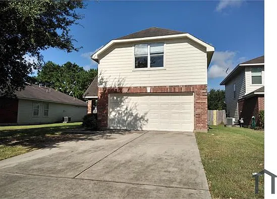 4 bed, 2250 sqft, $2,199 — Photo 2