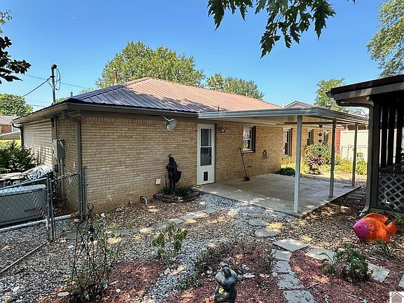 4th image of 1306 Longview St