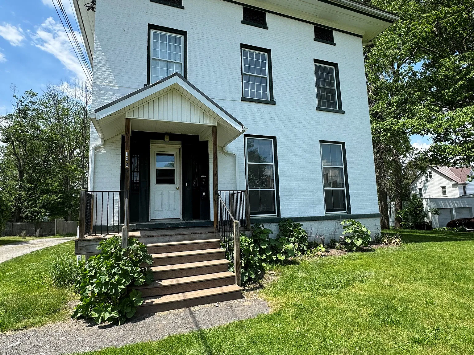 2 bed, $1,100 — Photo 1