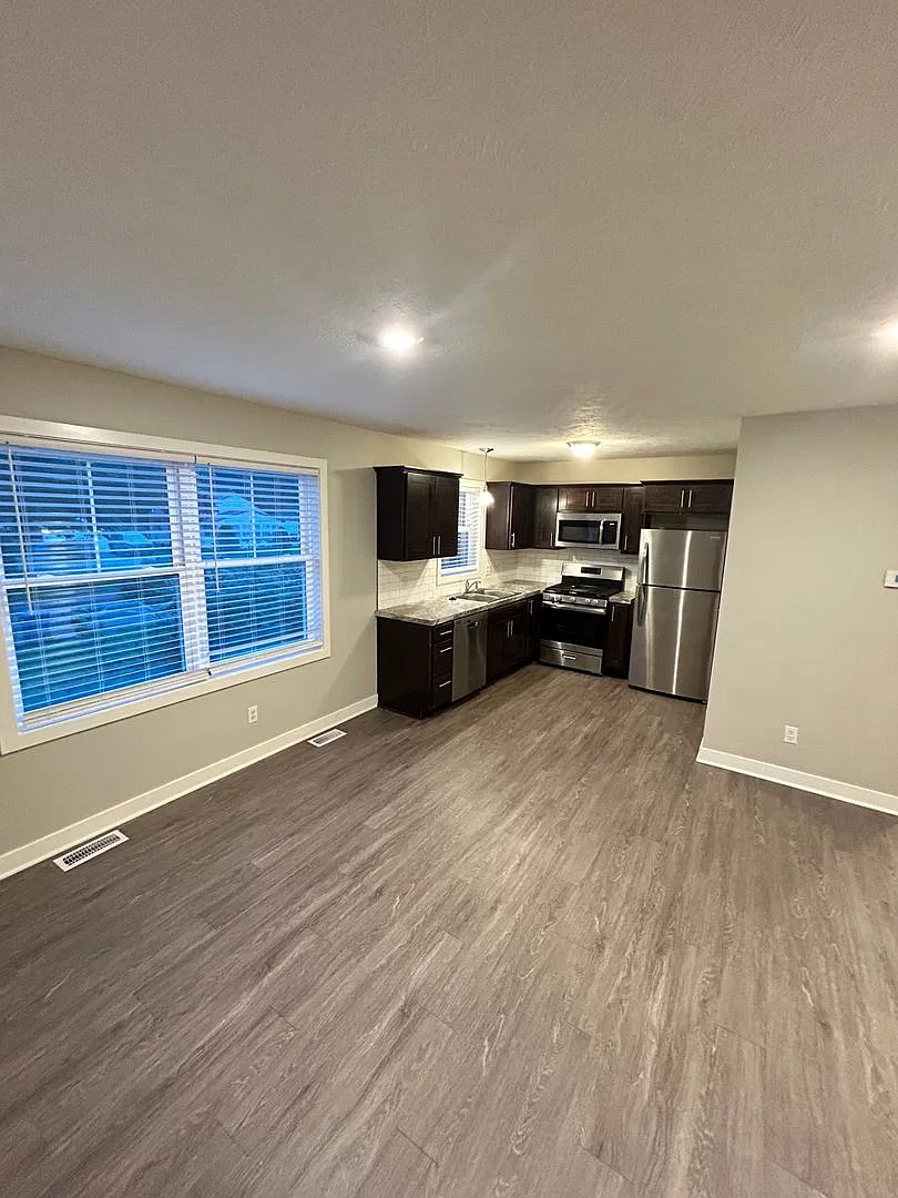 3277 Woodward Avenue SW — Photo 1